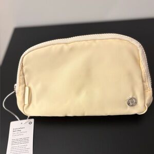 BNWT - Lululemon athletica Everywhere Cream Crossbody Bag